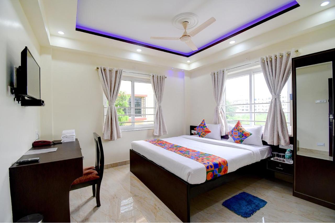 Fabhotel Anchorage Inn - Nr Axis Mall Колката Екстериор снимка